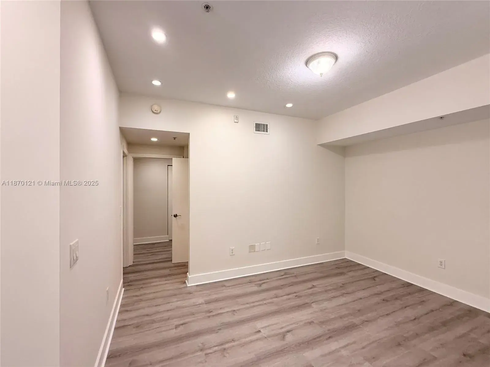 7330 NW 114th Ave # 5, Doral FL 33178