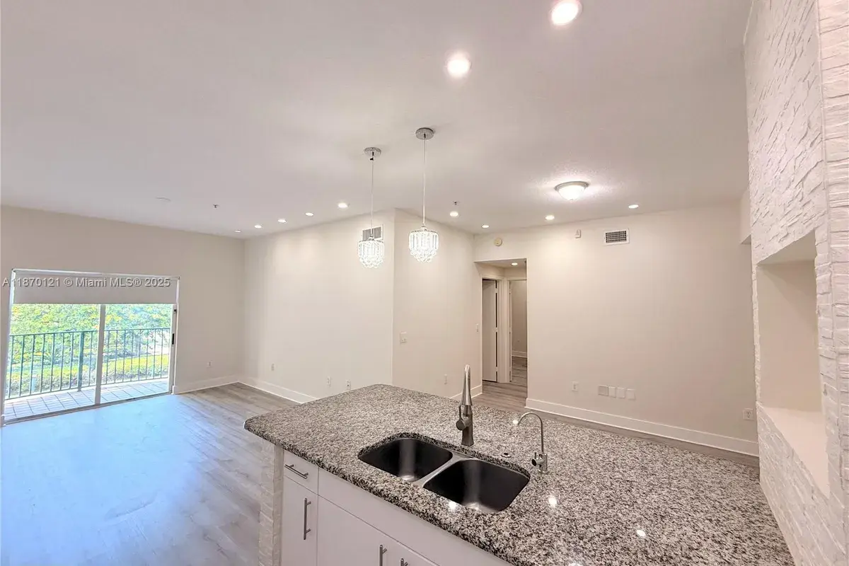 7330 NW 114th Ave # 5, Doral FL 33178
