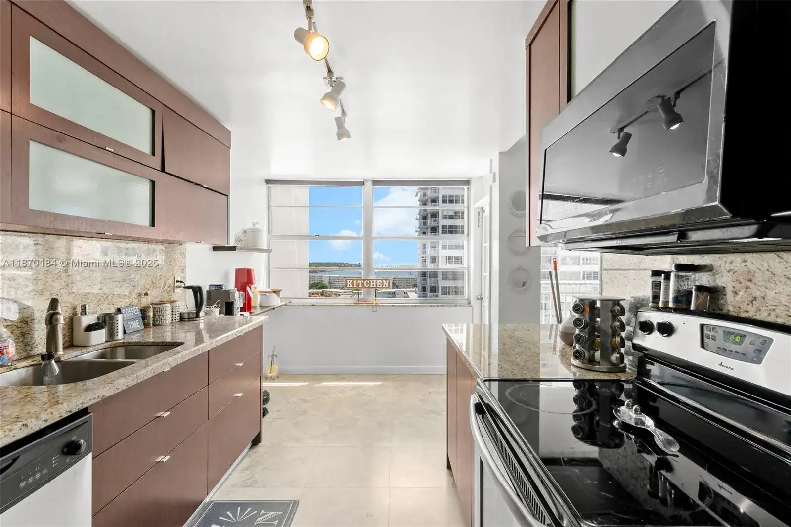 18071 Biscayne Blvd # 1404, Aventura FL 33160 photo 3
