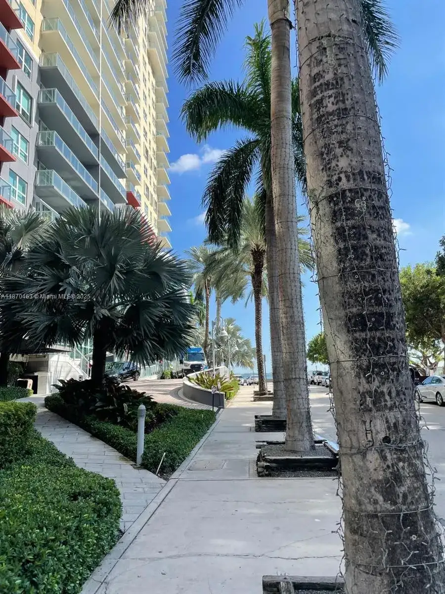 1155 Brickell Bay Dr # 805, Miami FL 33131 photo 4