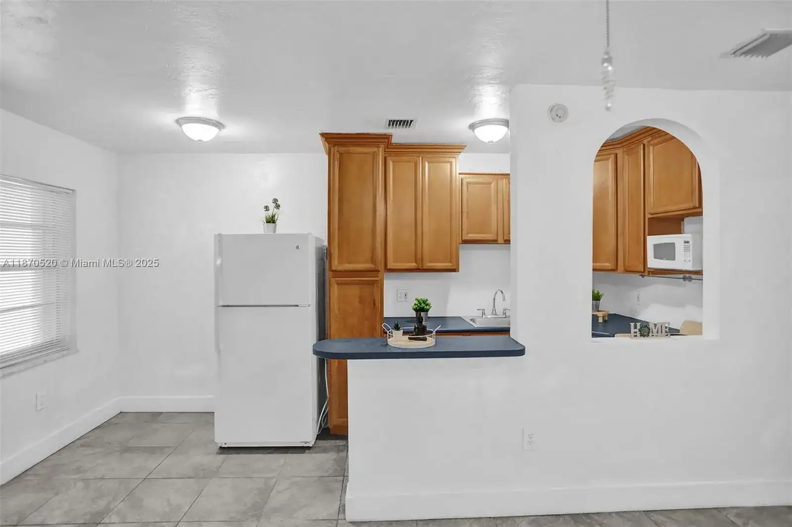 1860 Venice Park Dr # 213, North Miami FL 33181 photo 3