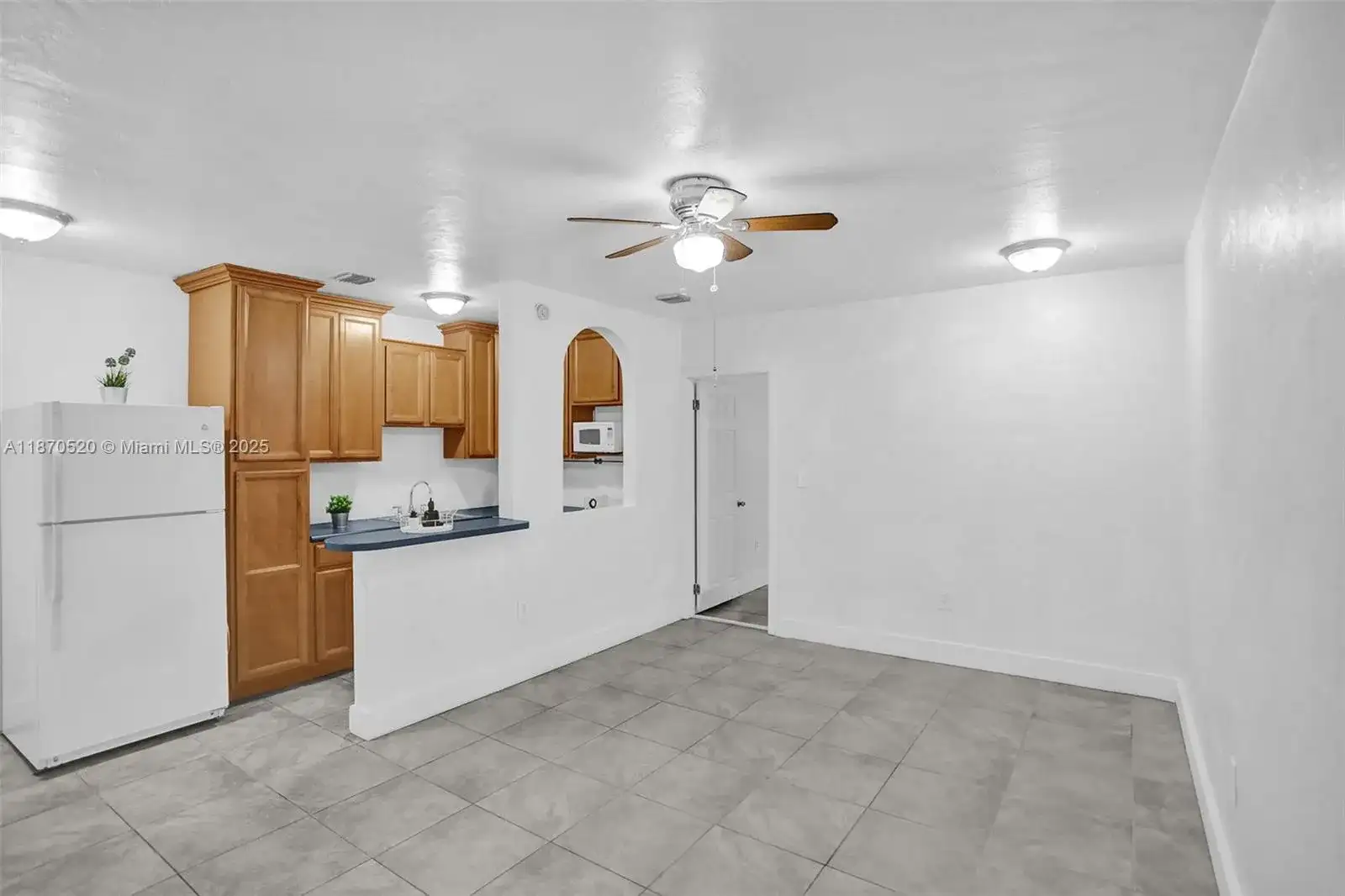 1860 Venice Park Dr # 213, North Miami FL 33181 photo 4