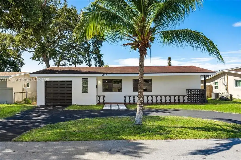 6712 Arbor Dr, Miramar FL 33023 photo 2
