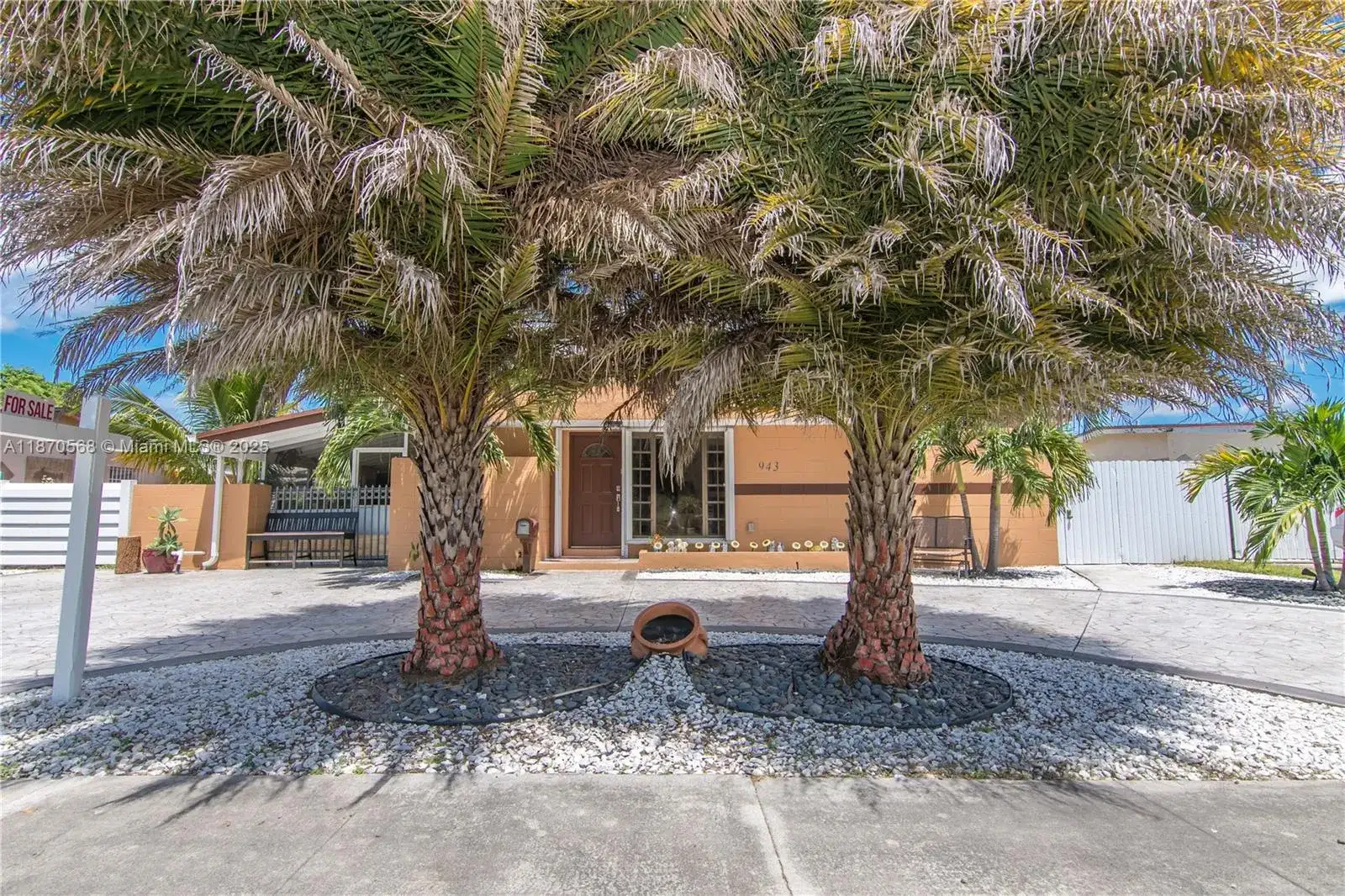 943 W 64th Pl, Hialeah FL 33012 photo 3