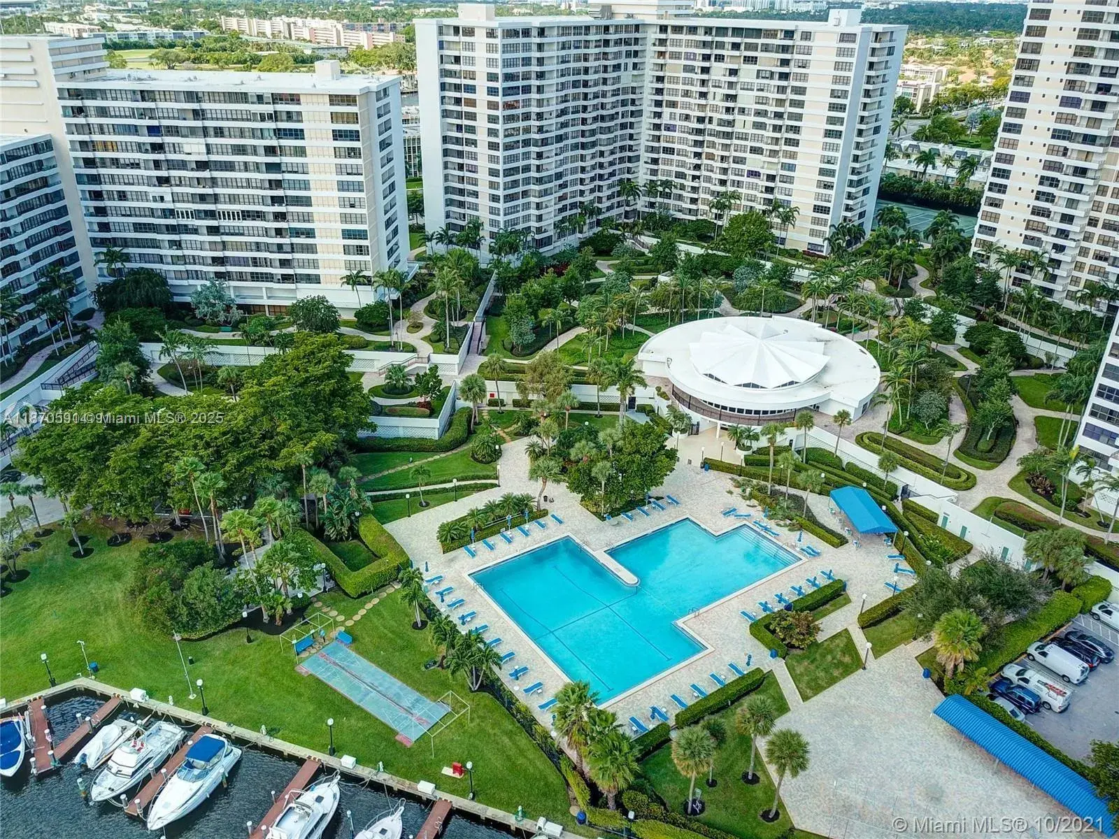 600 Three Islands Blvd # 1707, Hallandale Beach FL 33009