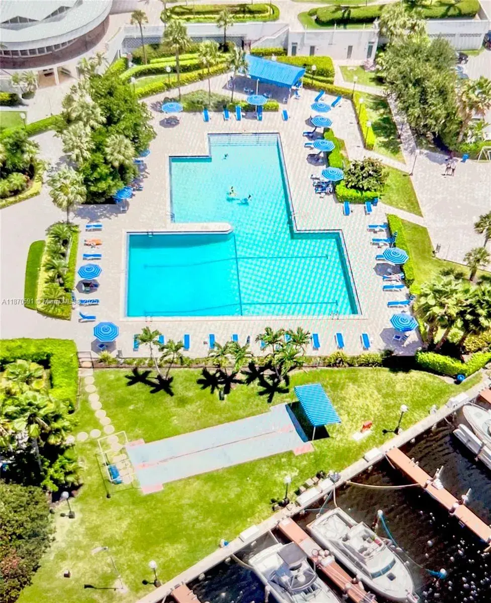 600 Three Islands Blvd # 1707, Hallandale Beach FL 33009