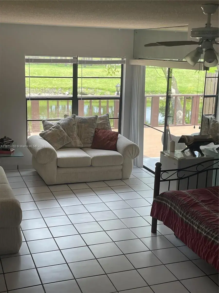 562 NW 98th Ct # 562, Miami FL 33172