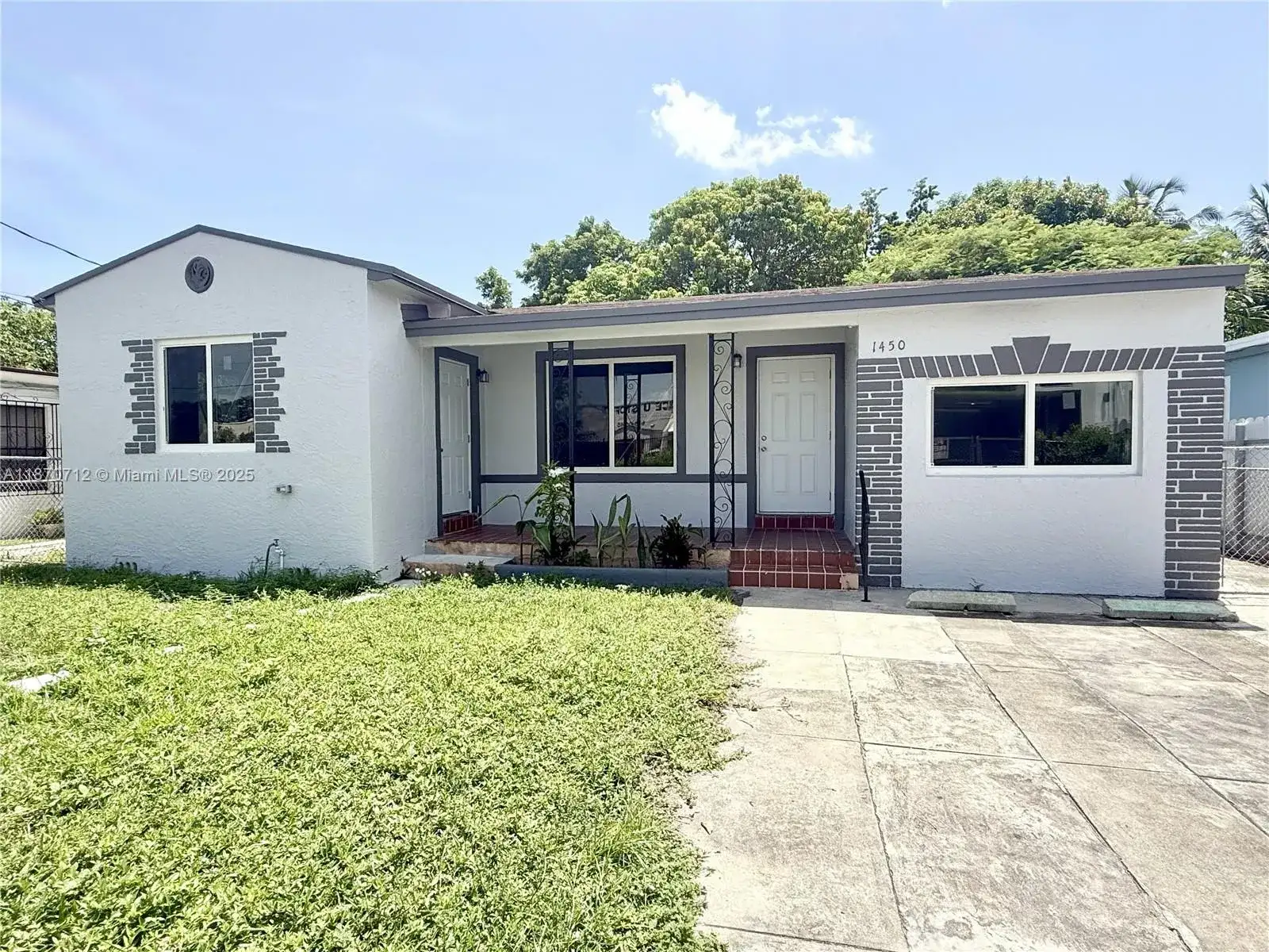 1450 NW 35th St, Miami FL 33142 photo 2
