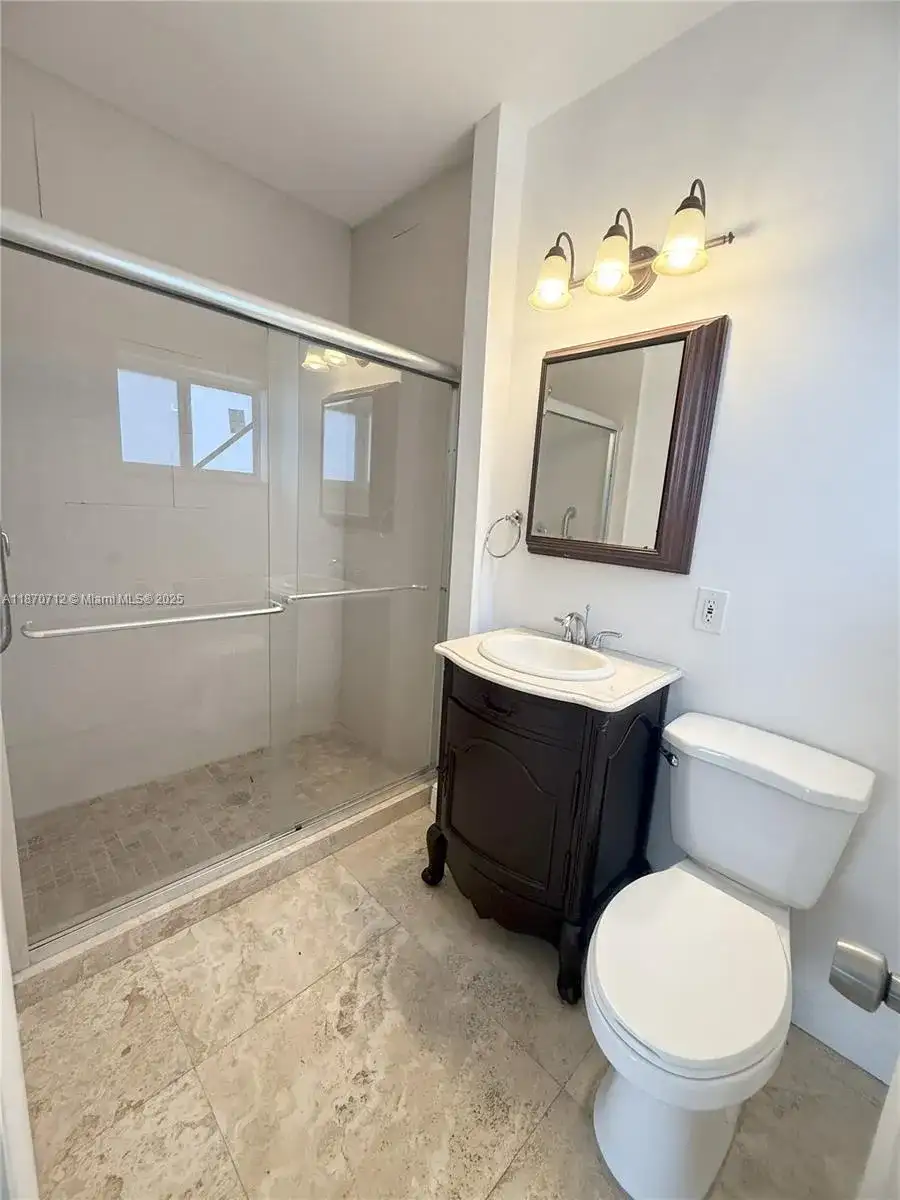 1450 NW 35th St, Miami FL 33142 photo 5