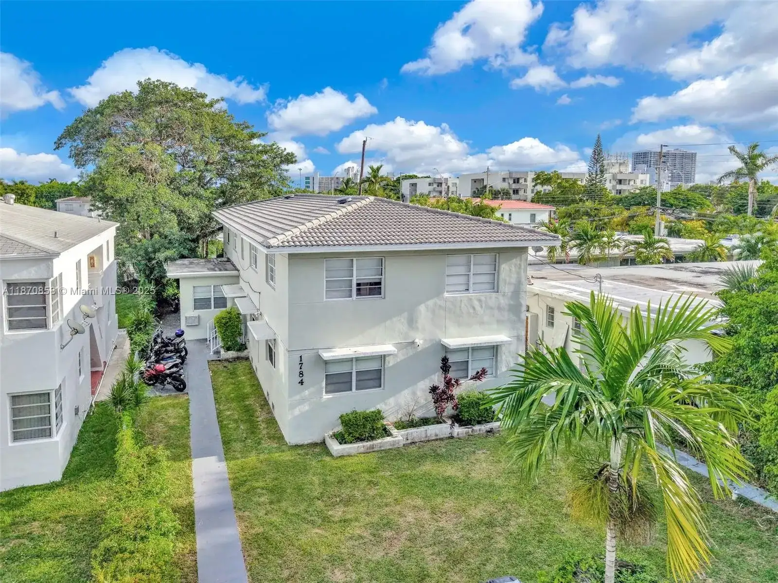 1784 Marseille Dr, Miami Beach FL 33141 photo 4