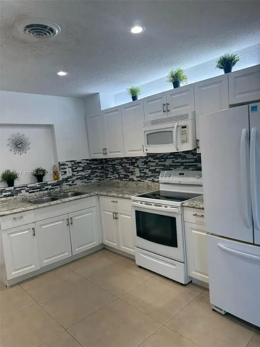 4808 NW 27th Ter, Tamarac FL 33309 photo 4