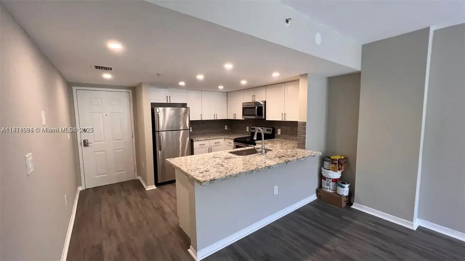 218 NW 12th Ave # 905, Miami FL 33128 photo 2