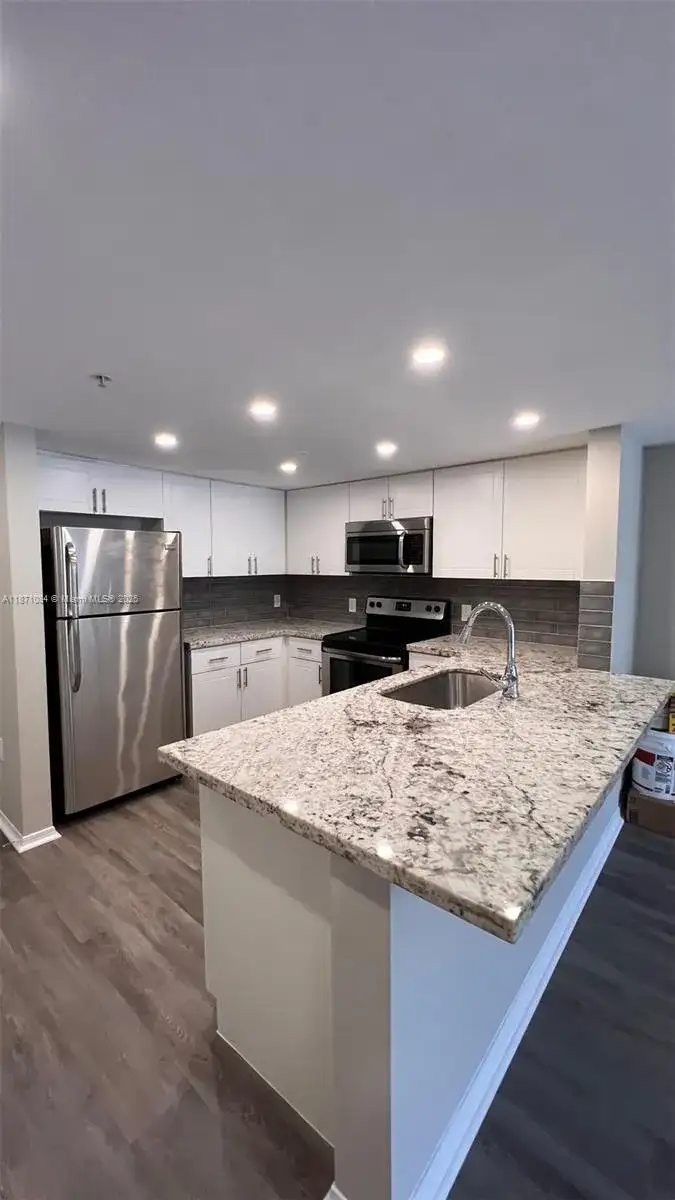 218 NW 12th Ave # 905, Miami FL 33128 photo 4