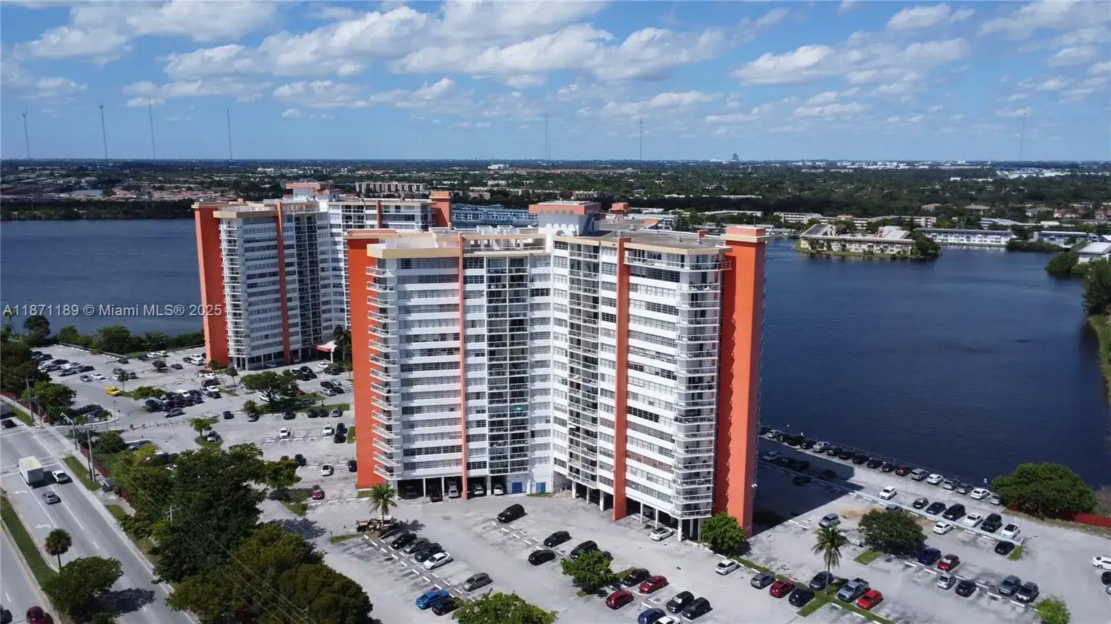 1351 NE Miami Gardens Dr # 511E, Miami FL 33179 photo 2