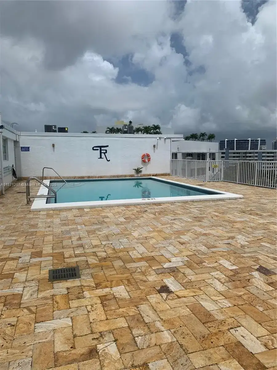 17800 Atlantic Blvd # 206, Sunny Isles Beach FL 33160 photo 2