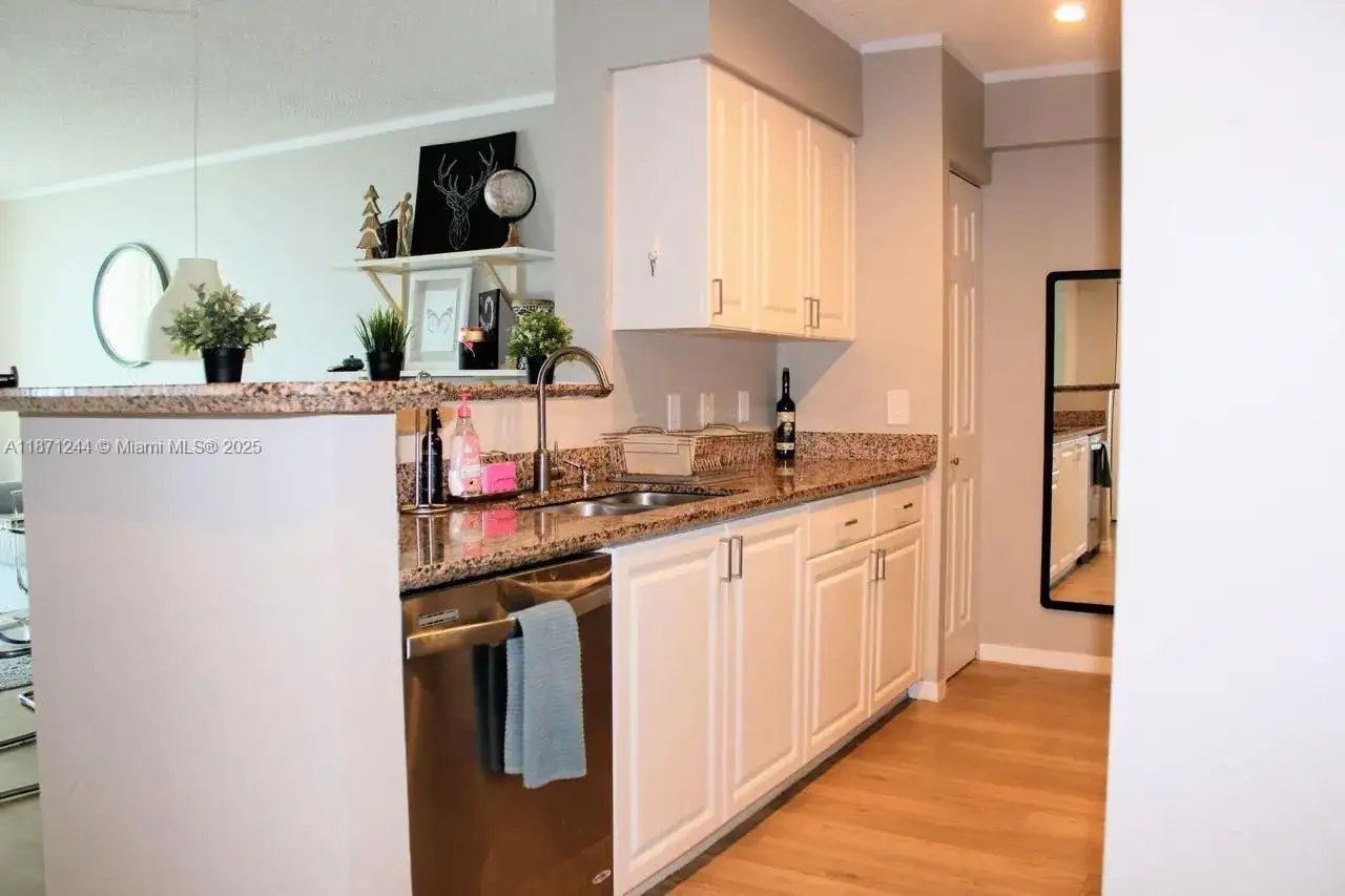 1155 Brickell Bay Dr # 1205, Miami FL 33131 photo 5