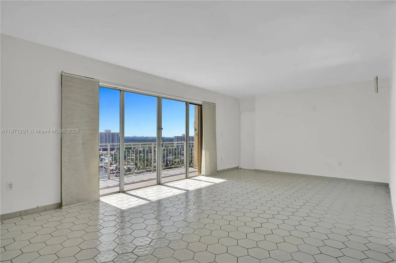 11111 Biscayne Blvd # 21C, Miami FL 33181 photo 5