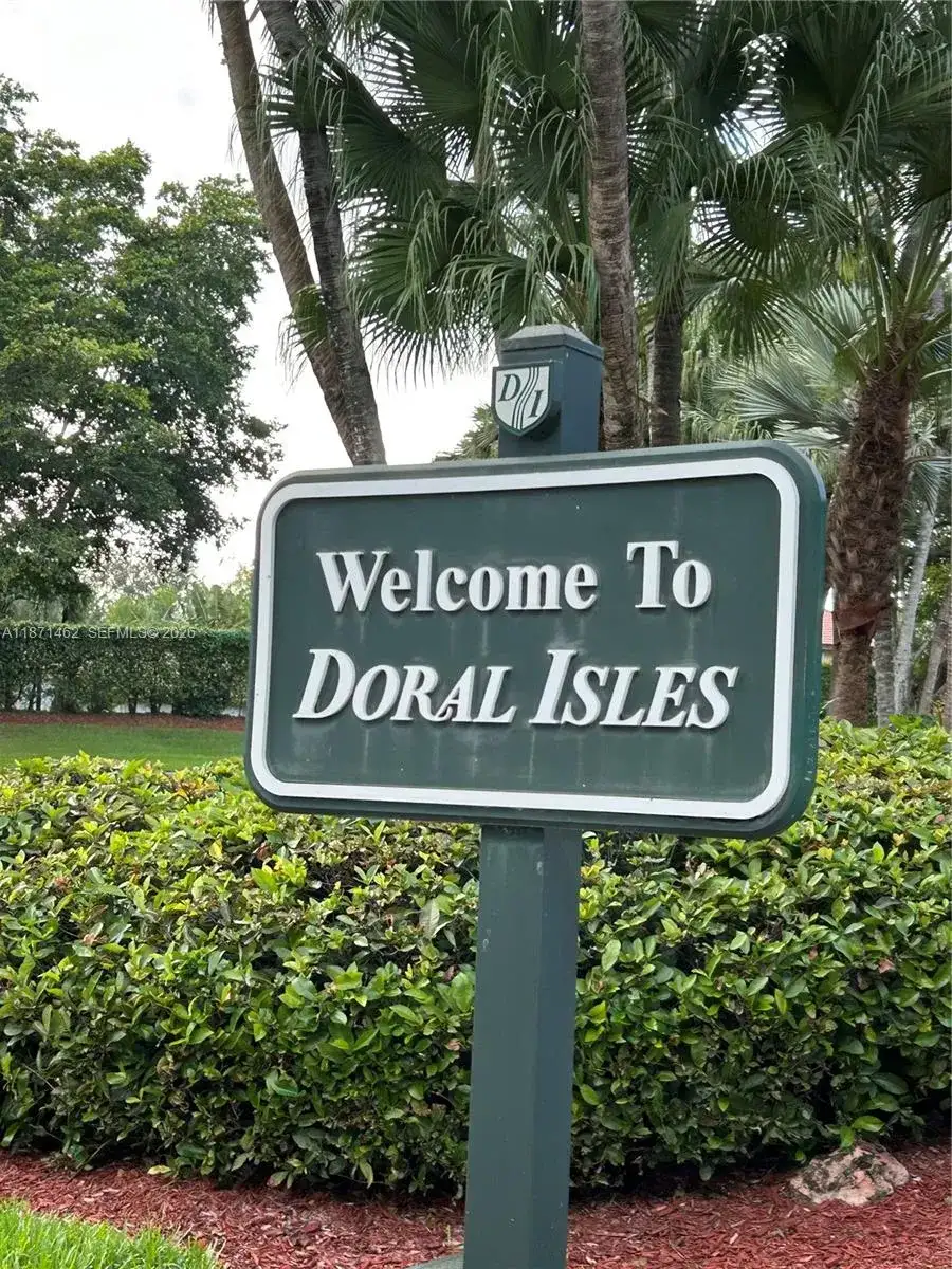 11186 NW 73rd Ter, Doral FL 33178 photo 4