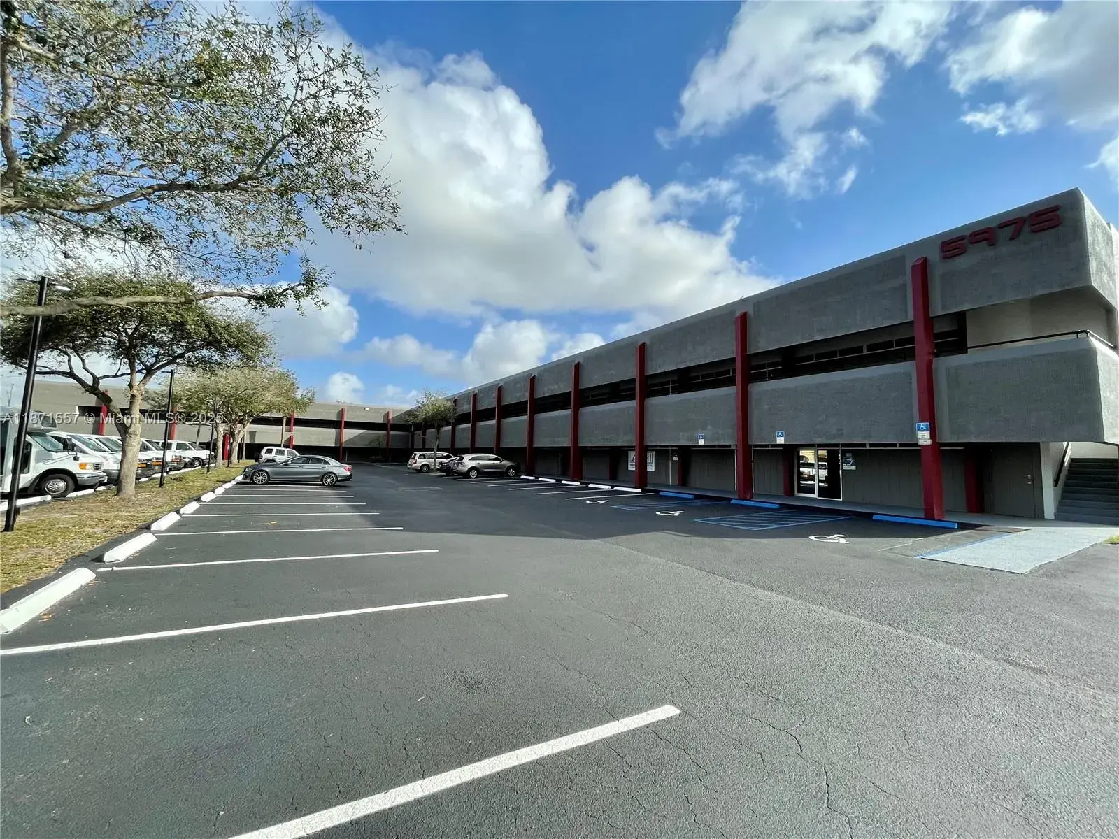 5975 W Sunrise Blvd, Sunrise FL 33313