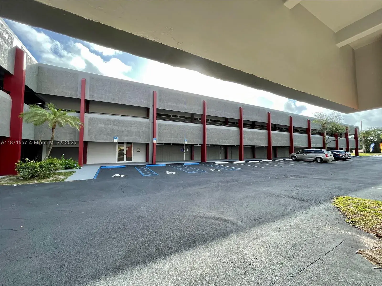 5975 W Sunrise Blvd, Sunrise FL 33313