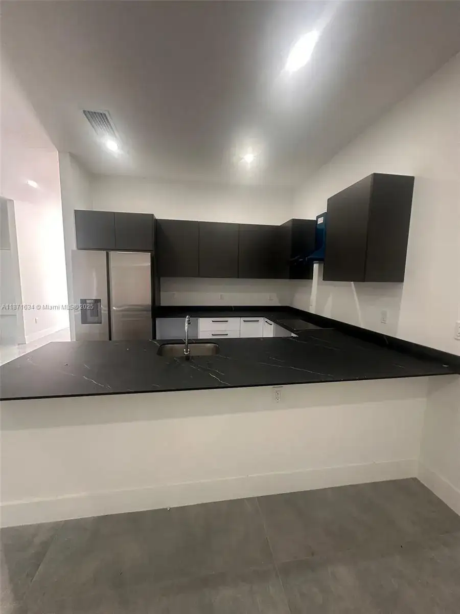 2423 NW 23rd Ln, Fort Lauderdale FL 33311 photo 5