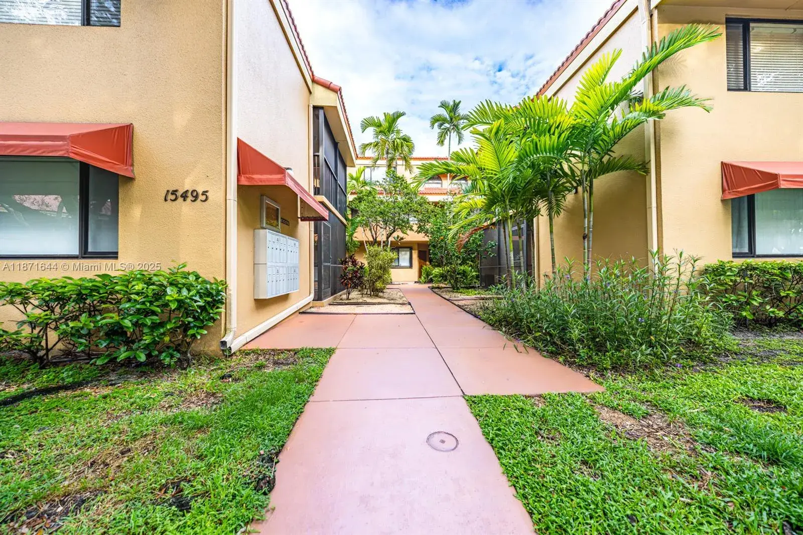15495 N Miami Lakeway N # 4, Miami Lakes FL 33014