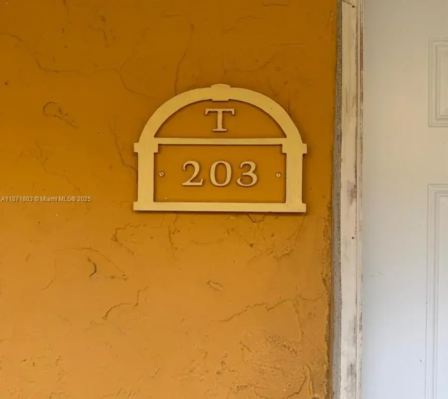 17901 NW 68th Ave # T203, Hialeah FL 33015