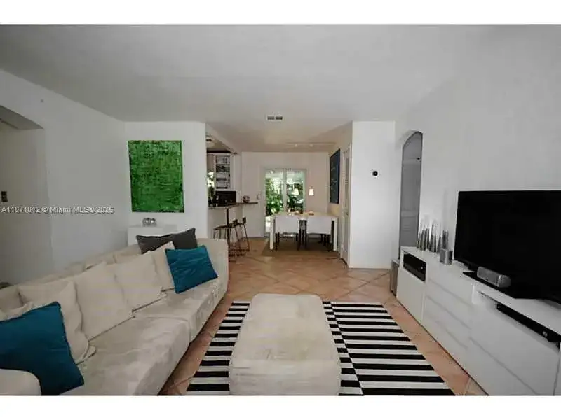 273 NW 92nd St, Miami Shores FL 33150 photo 2