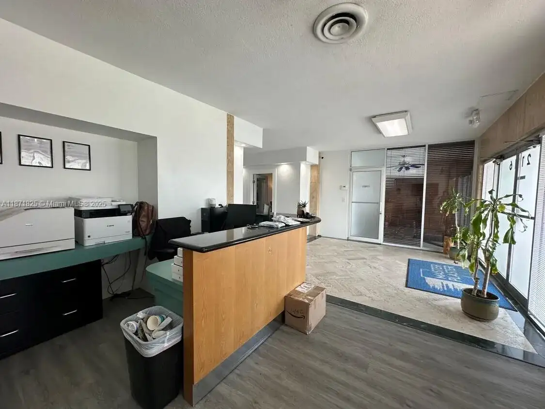 2116 N Dixie Hwy, Hollywood FL 33020 photo 2