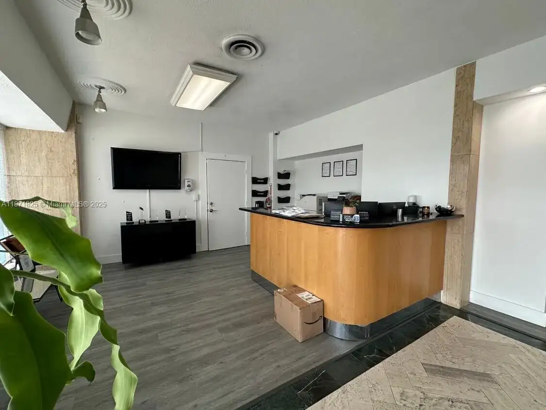 2116 N Dixie Hwy, Hollywood FL 33020 photo 3
