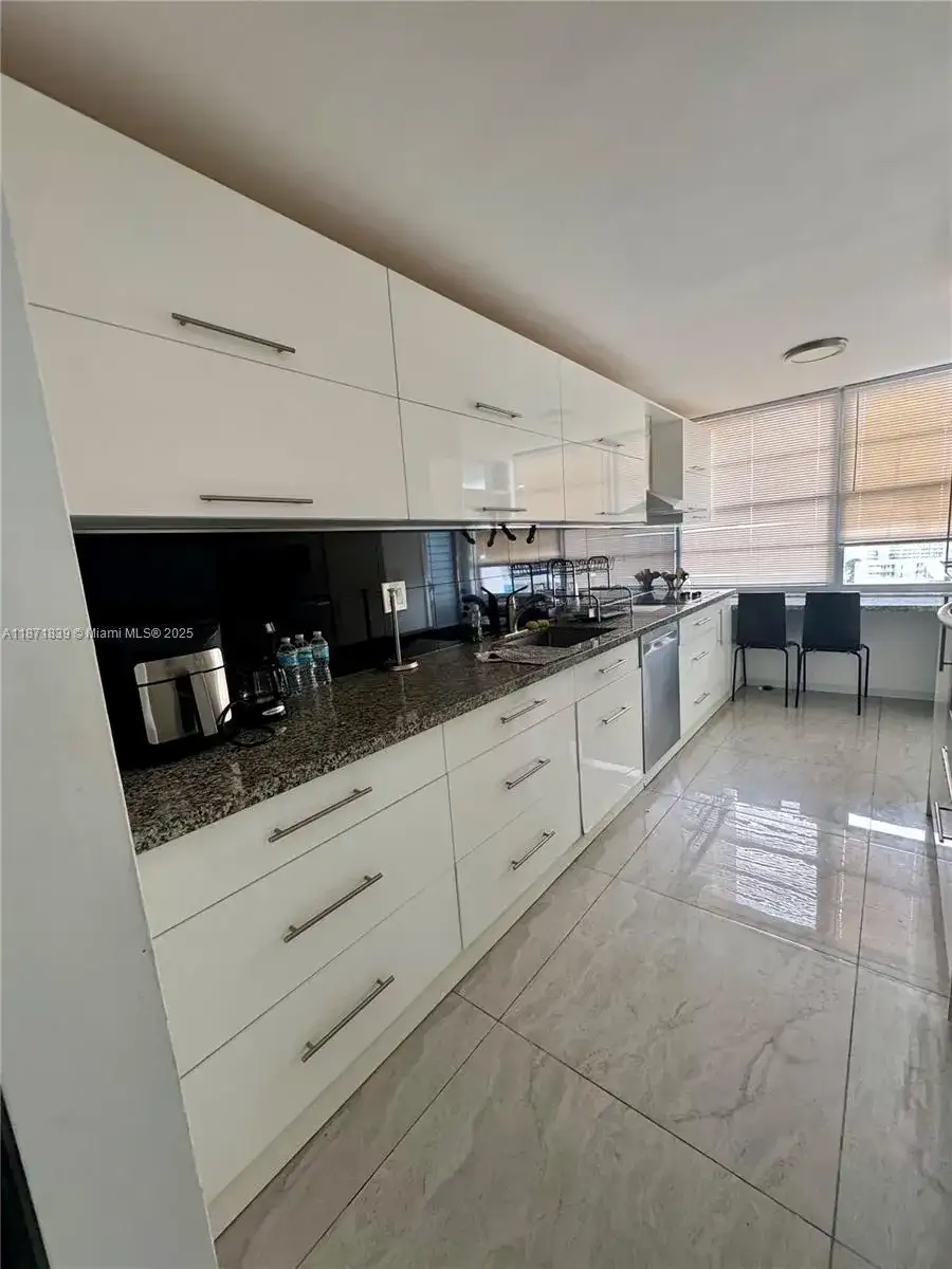 18071 Biscayne Blvd # 1104, Aventura FL 33160 photo 2