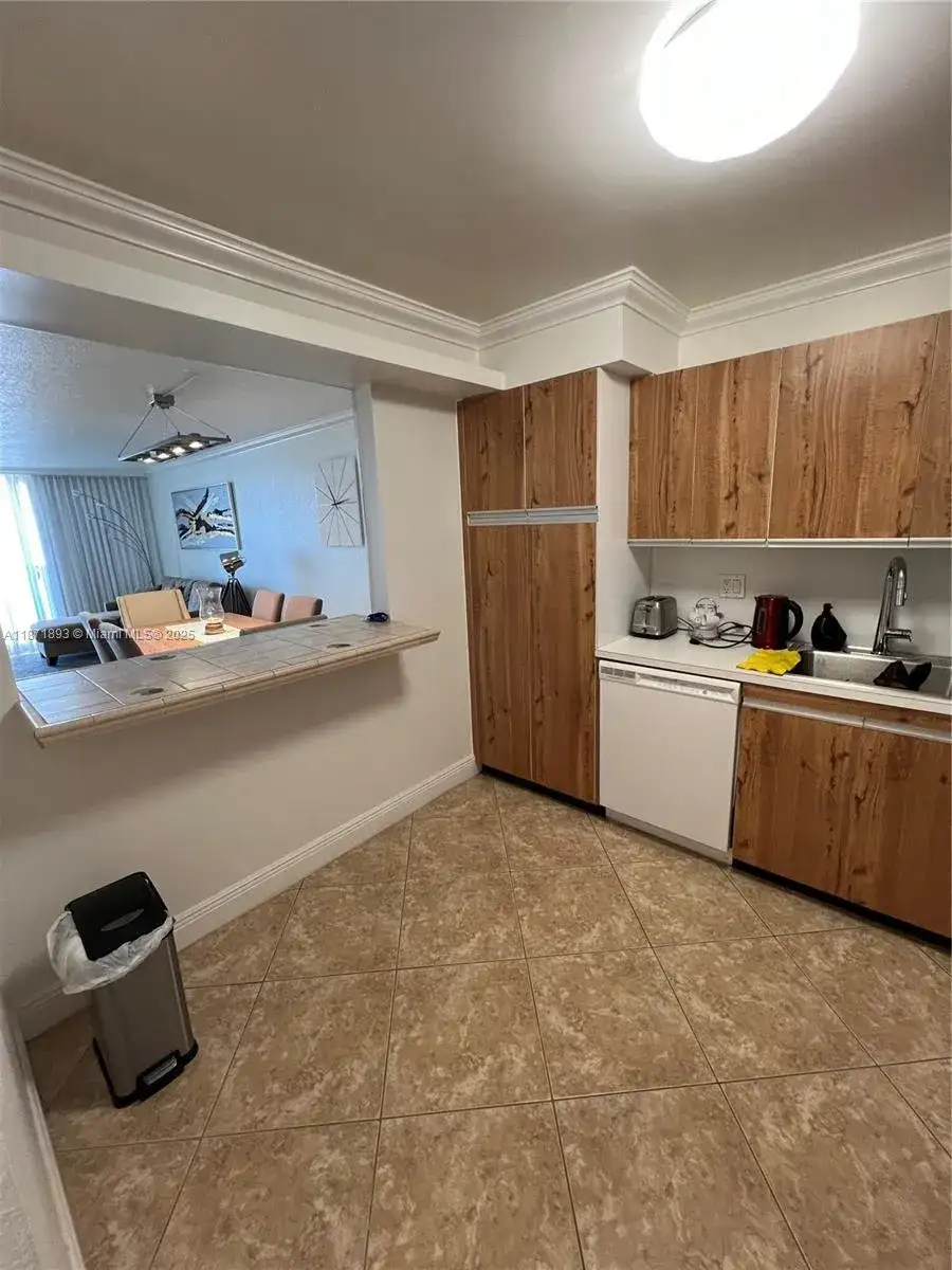 2301 S Ocean Dr # 506, Hollywood FL 33019 photo 5