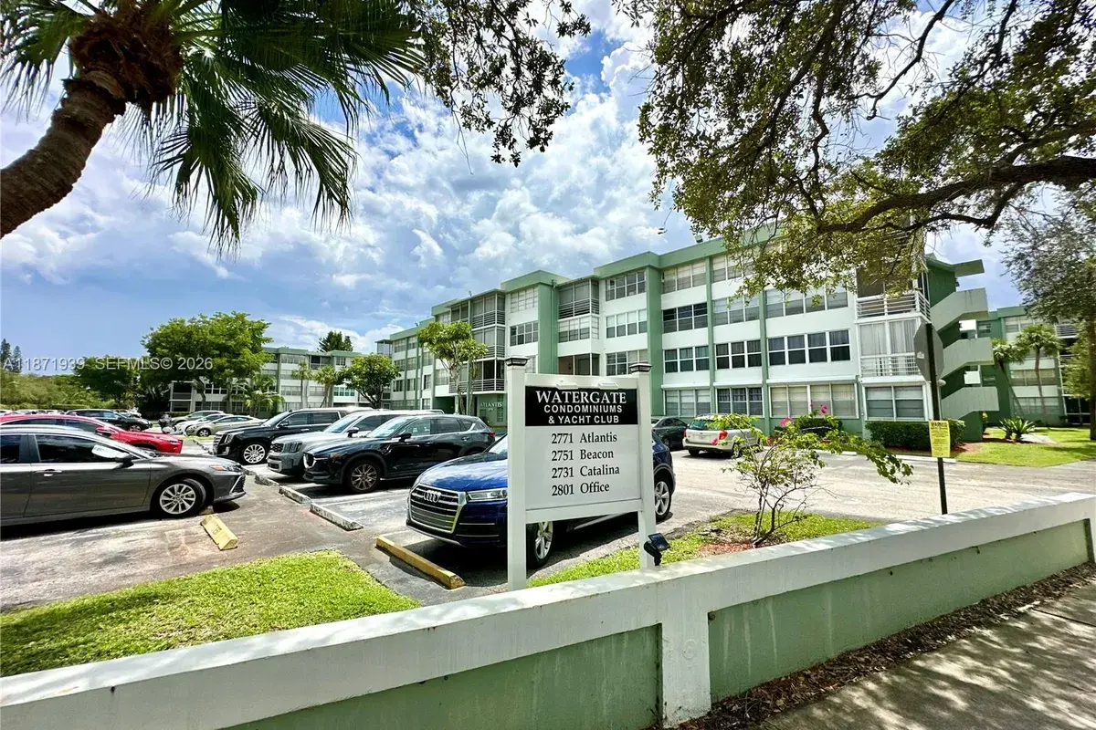 2771 Taft St # 302, Hollywood FL 33020