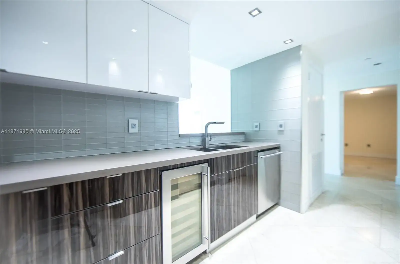 520 West Ave # 602, Miami Beach FL 33139 photo 2
