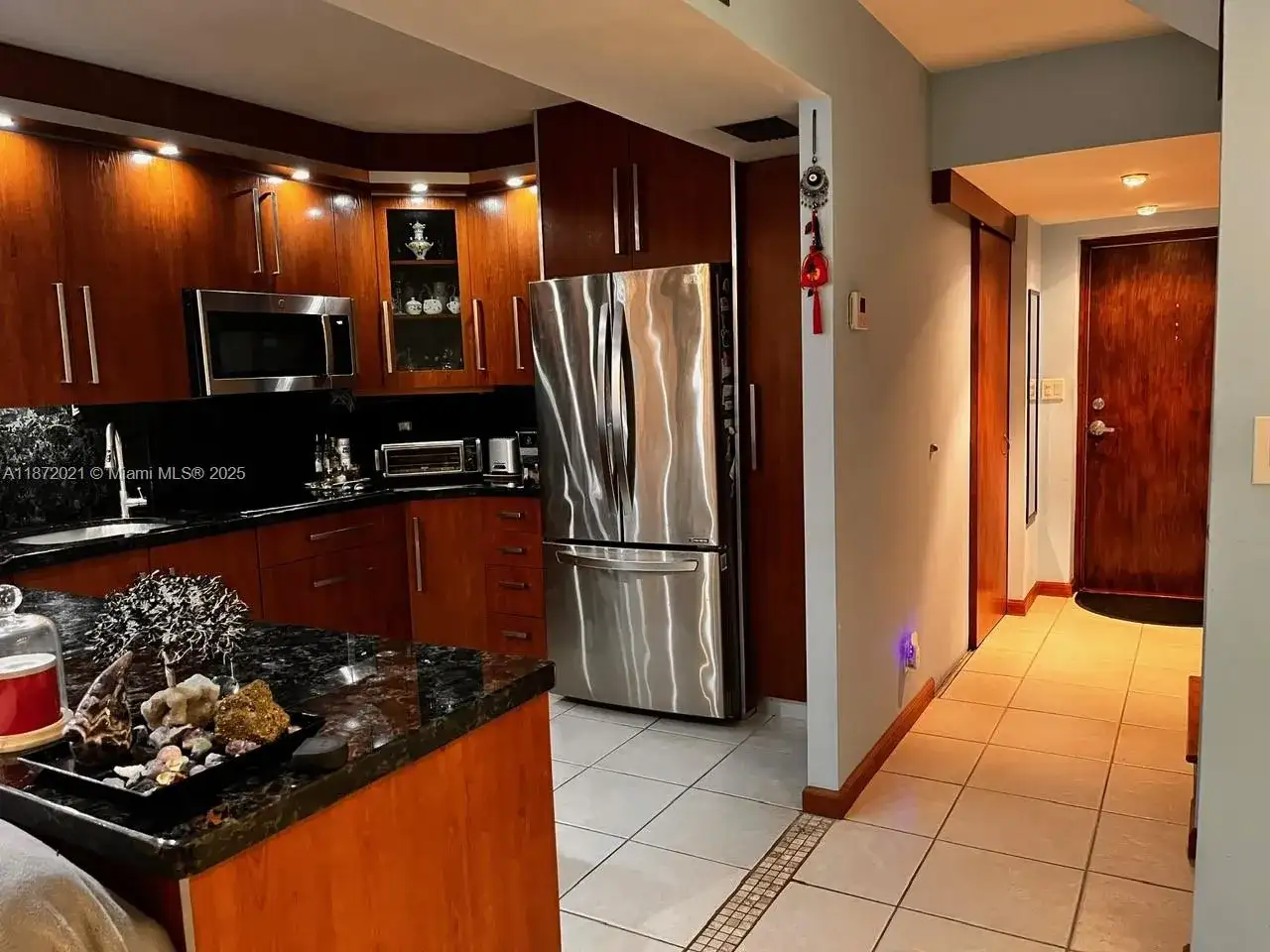 20200 W Country Club Dr, Aventura FL 33180 photo 2