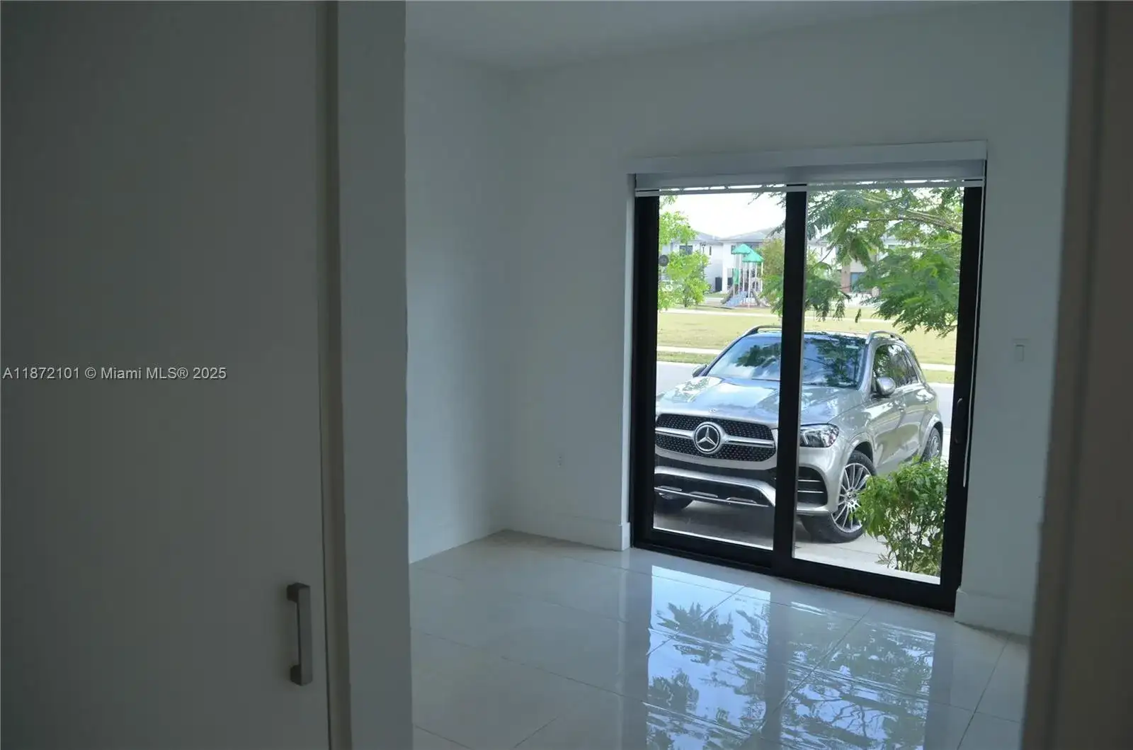 1155 NW 2nd Ter, Florida City FL 33034 photo 4