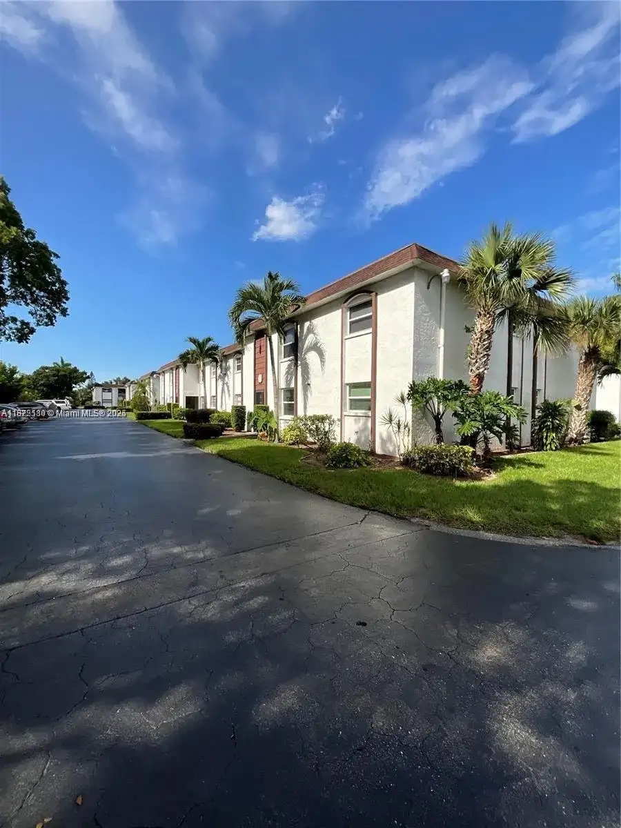 2828 Jackson Street # I3, Fort Myers FL 33901 photo 3
