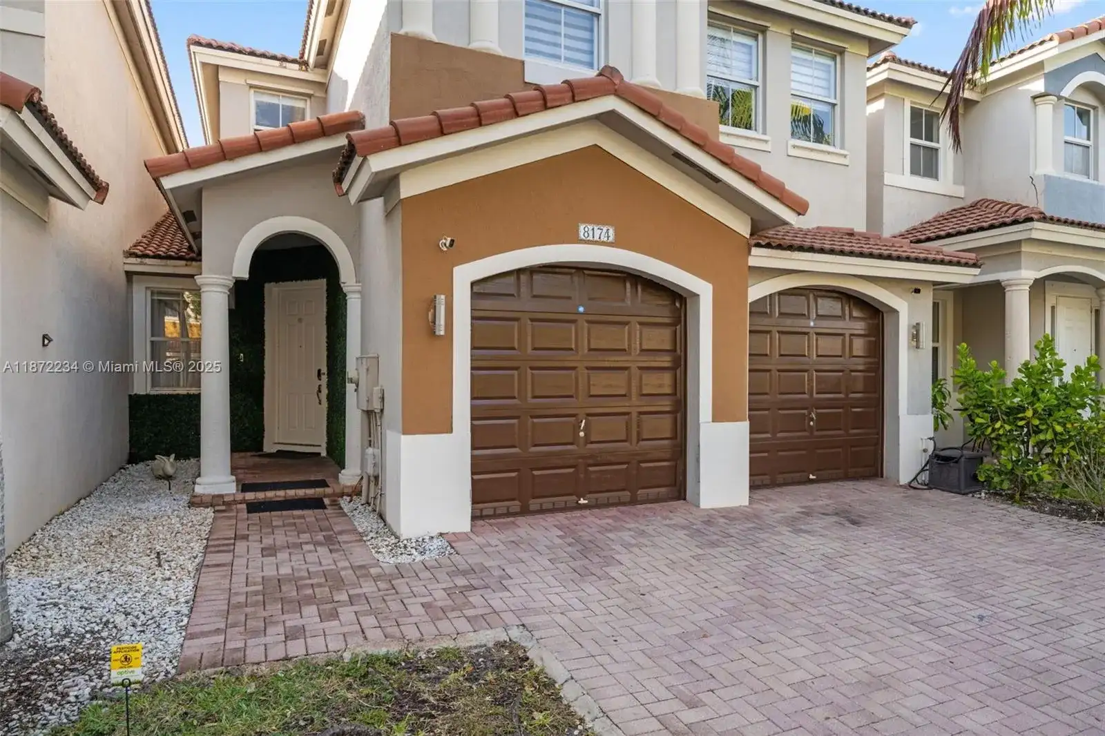 8174 NW 114th Pl, Doral FL 33178 photo 2