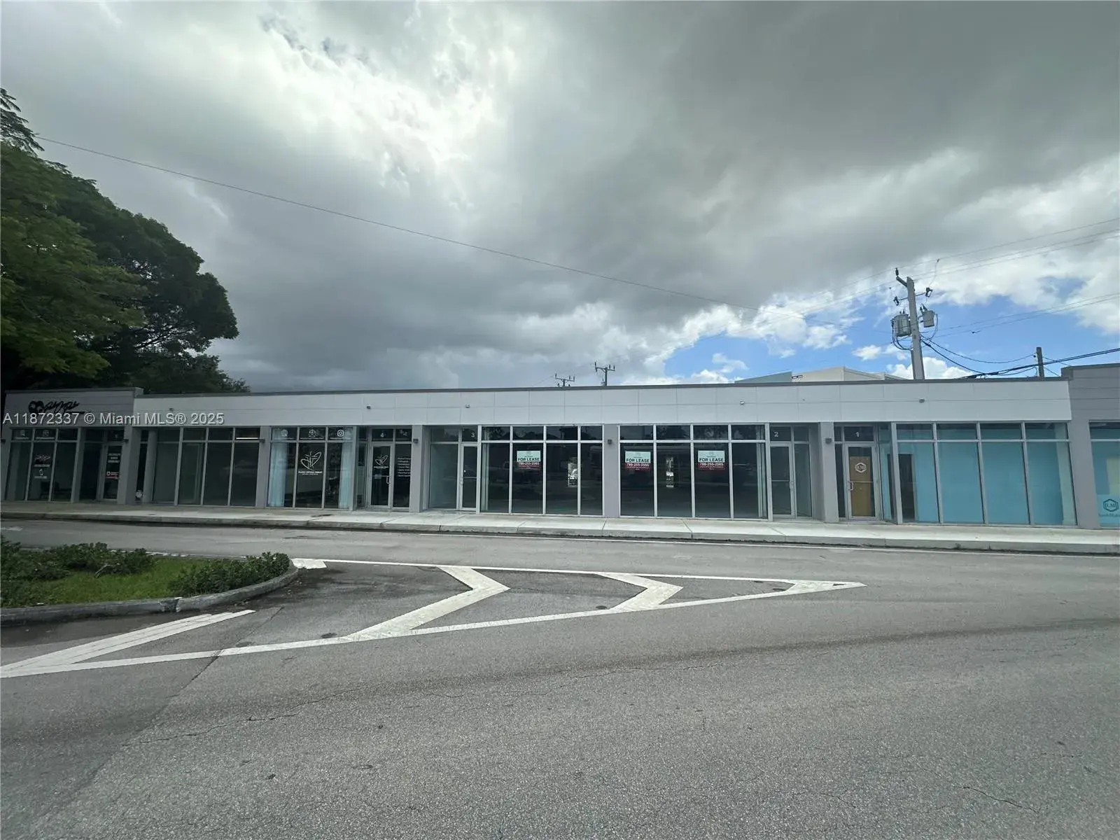 10 S Royal Poinciana Blvd, Miami Springs FL 33166