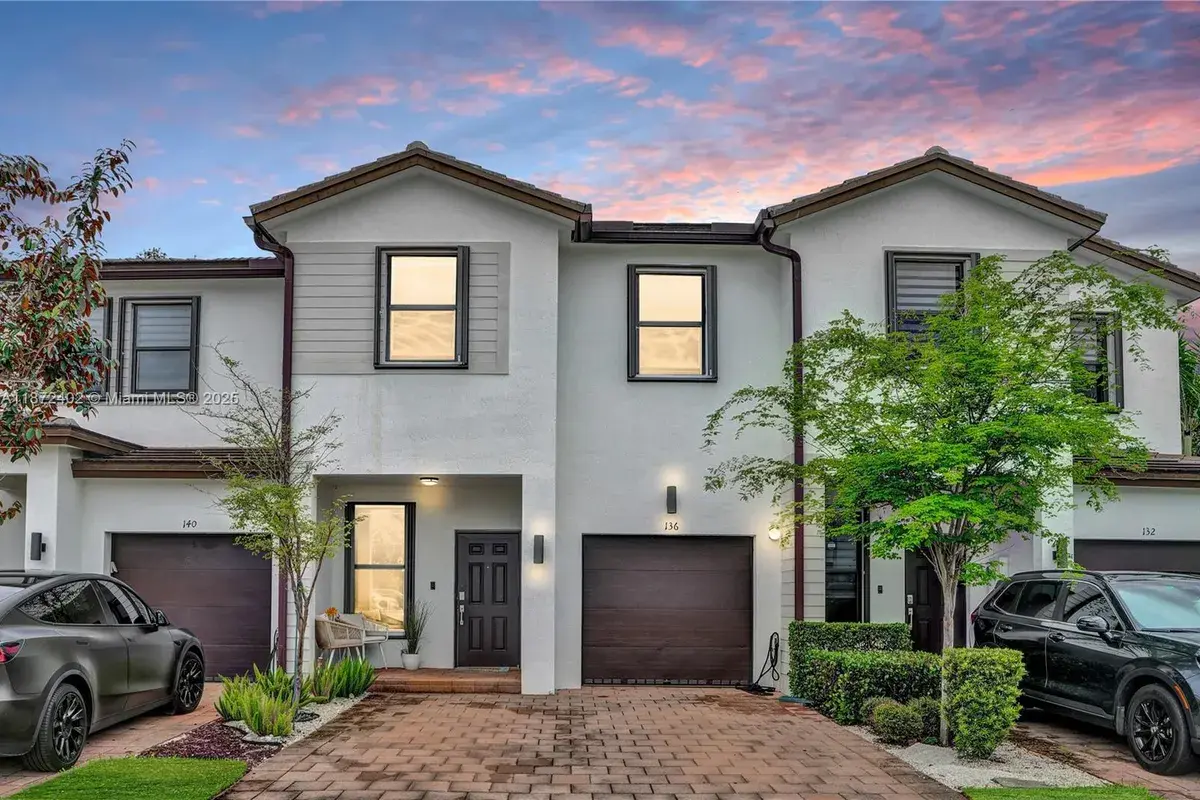 136 SW 185th Way, Pembroke Pines FL 33029