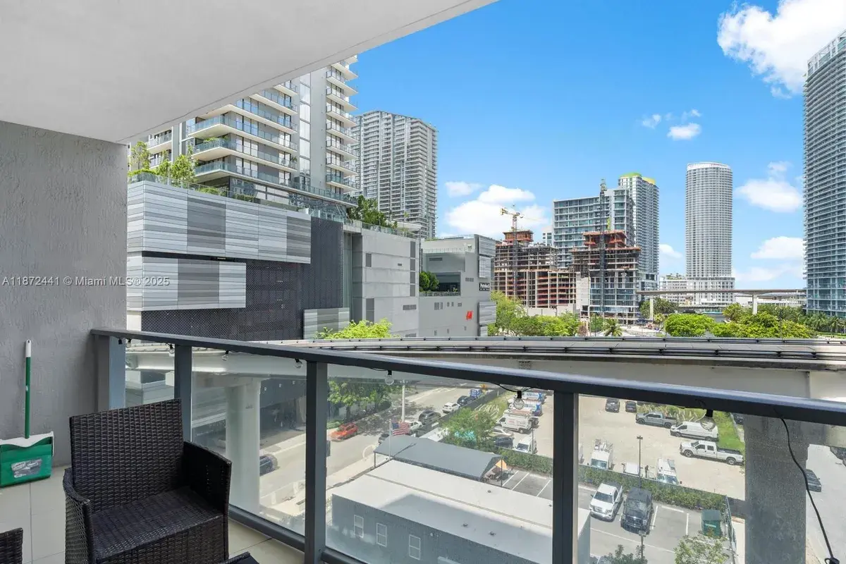 31 SE 6th St # 802, Miami FL 33131