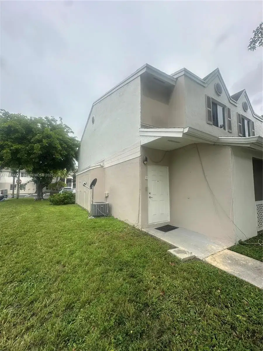 17455 NW 67th Ct # 17, Hialeah FL 33015 photo 4