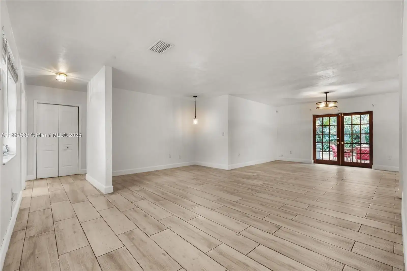 16665 SW 93rd Ct, Palmetto Bay FL 33157 photo 2