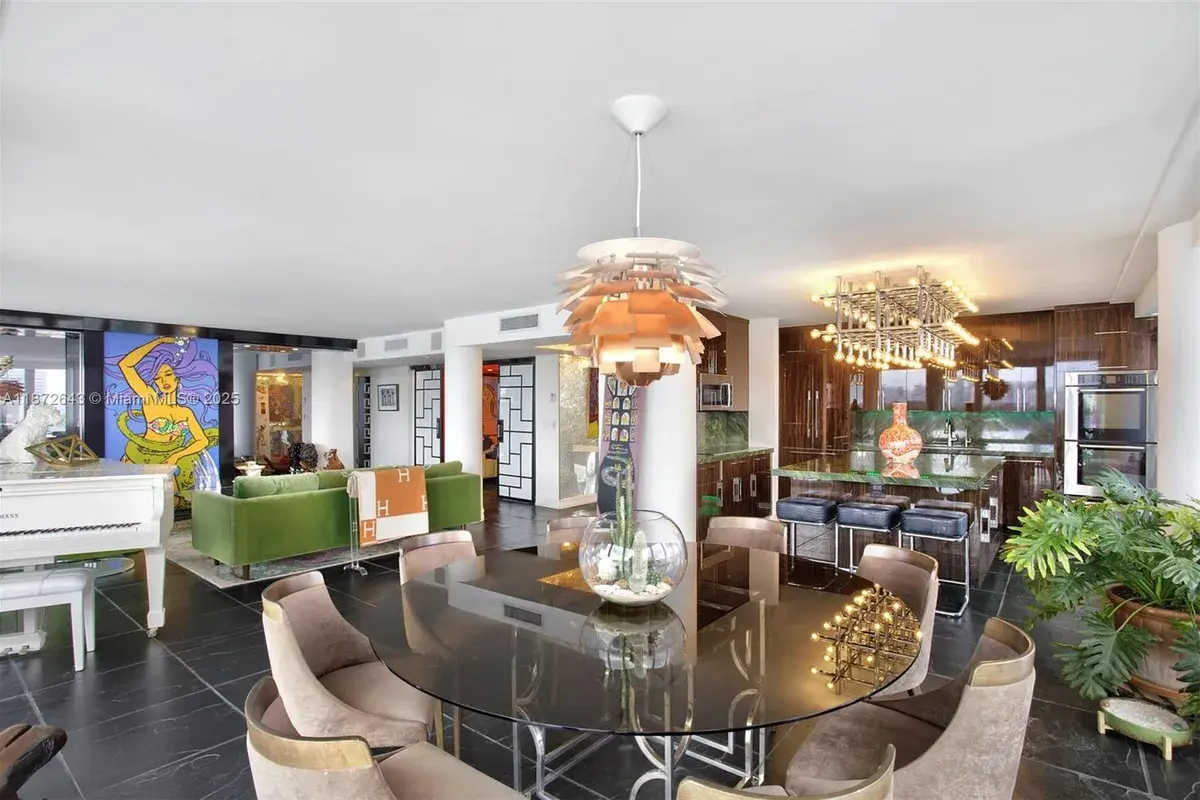900 Bay Dr, Miami Beach FL 33141