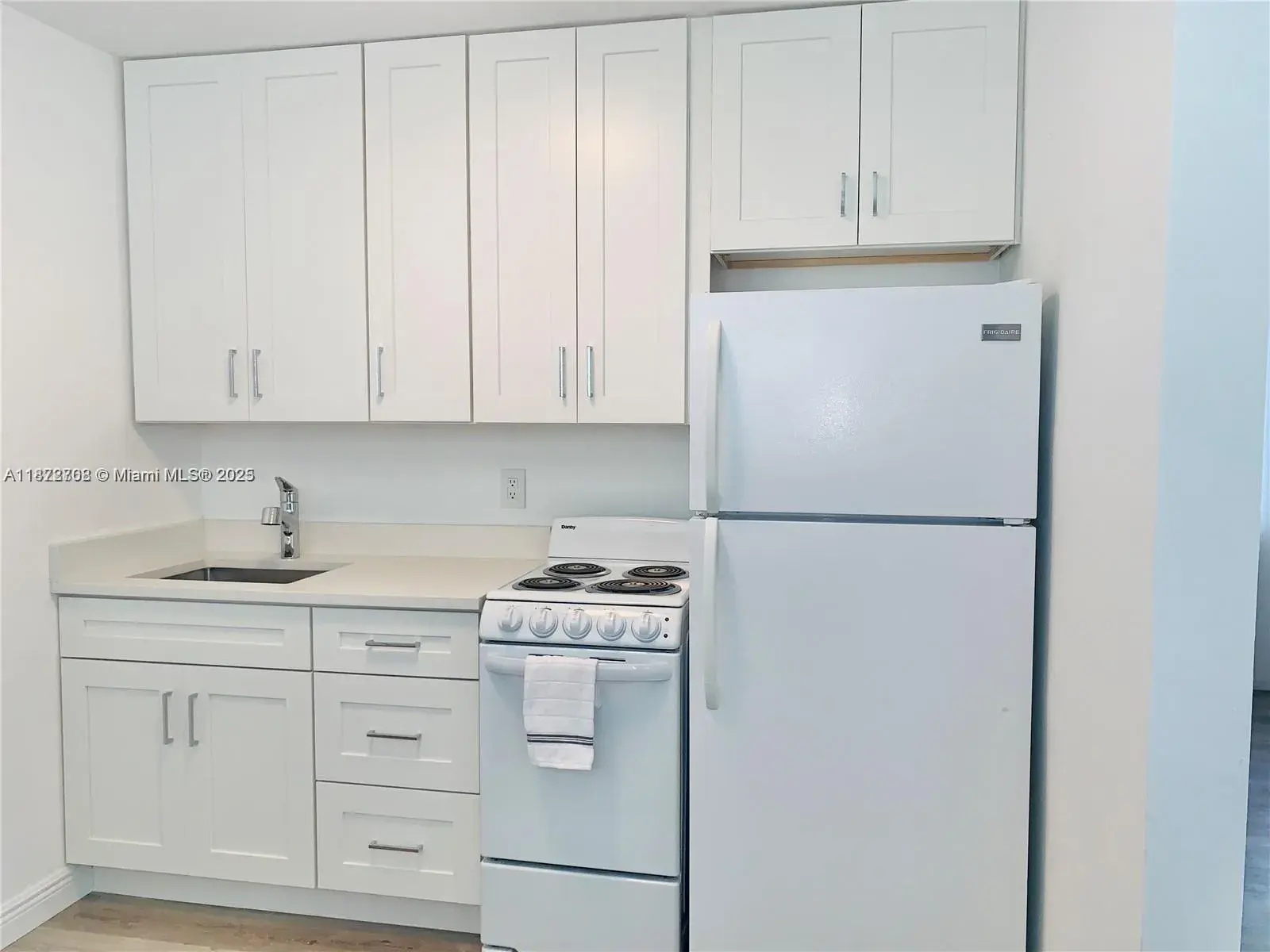 116 SE 9th Ct, Hallandale Beach FL 33009
