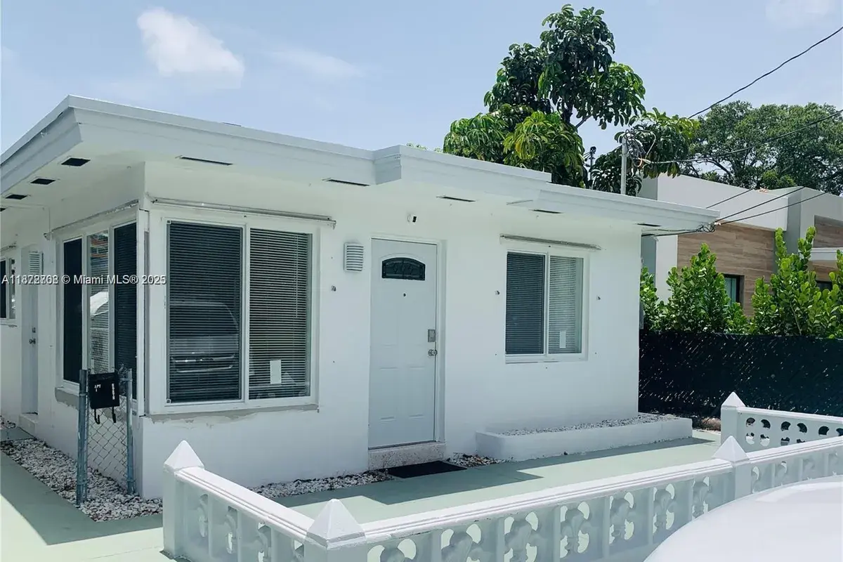 116 SE 9th Ct, Hallandale Beach FL 33009