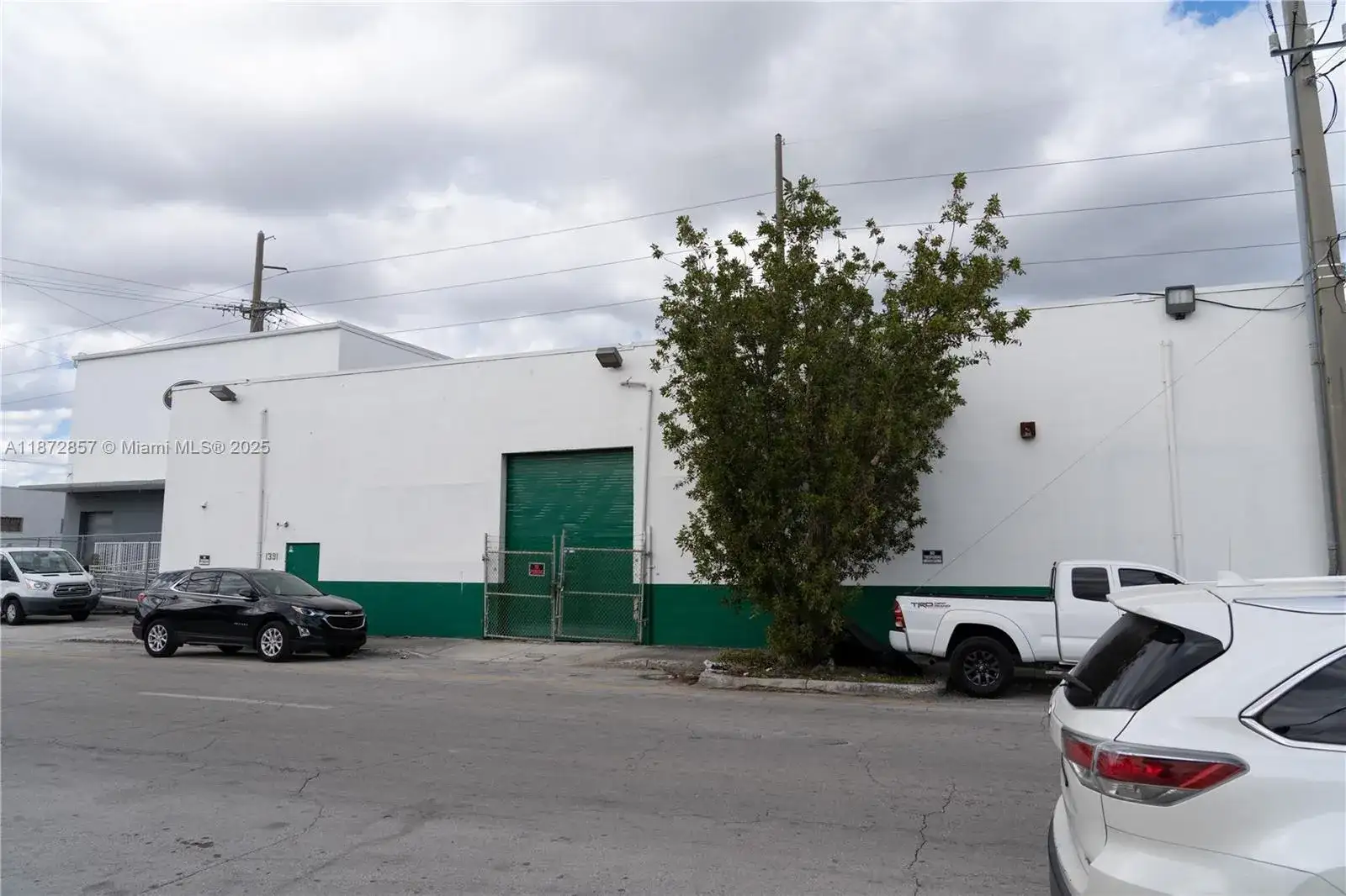 1395 NW 22nd St, Miami FL 33142 photo 2