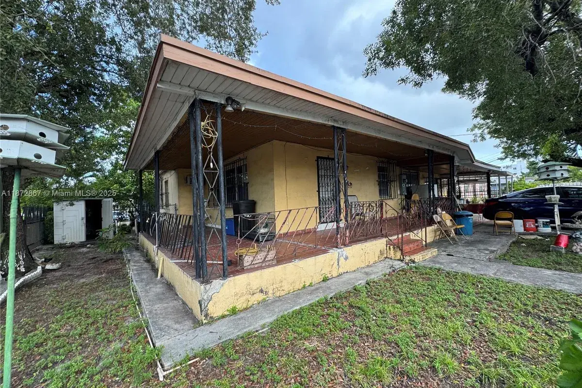 2751 NW 24th Ave, Miami FL 33142