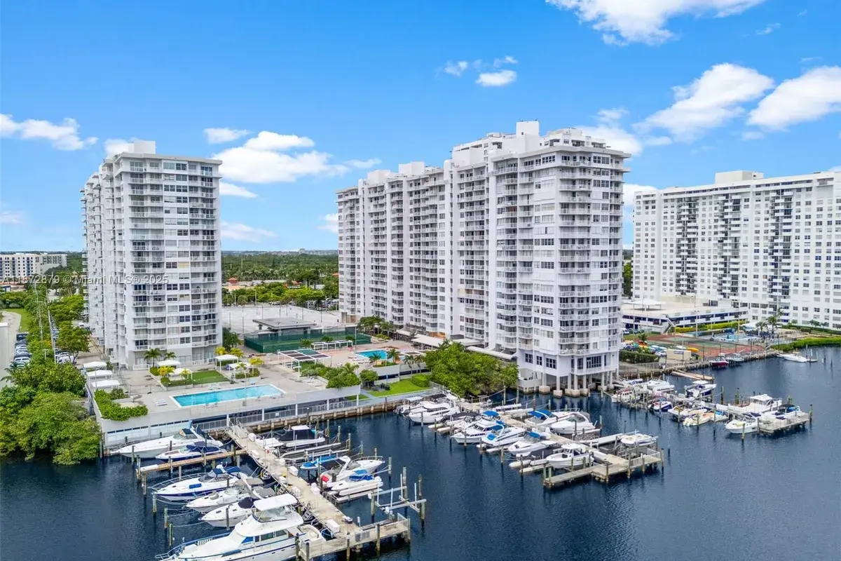 18071 Biscayne Blvd, Aventura FL 33160