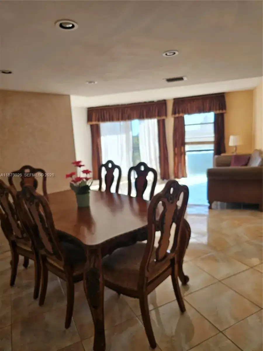 20400 W Country Club Dr # 711, Aventura FL 33180 photo 5